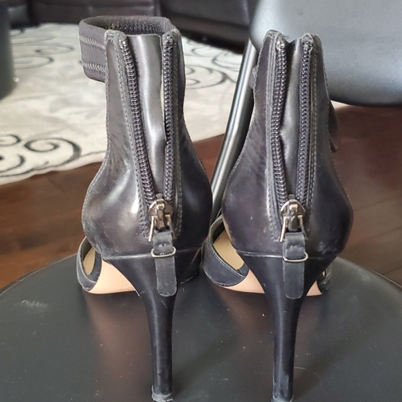 Black strappy heels - Picture 3 of 5